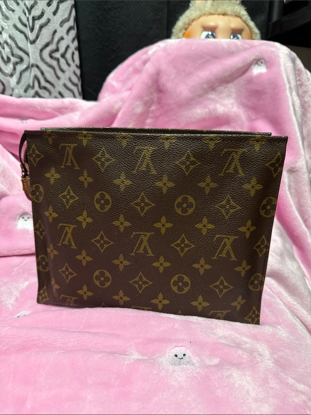Louis Vuitton Monogram Canvas toiletries Pouch 26